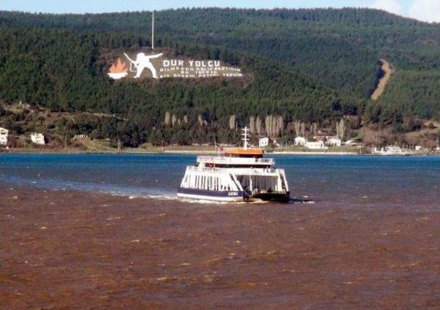 Lodos Çanakkale Boğazı'nı Çöple Doldurdu