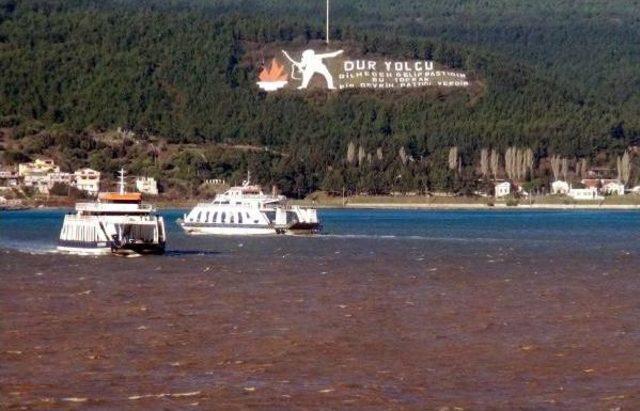 Lodos Çanakkale Boğazı'nı Çöple Doldurdu