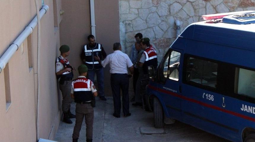 Savcıyı Vuran Polis Ve Eşi Adliyede