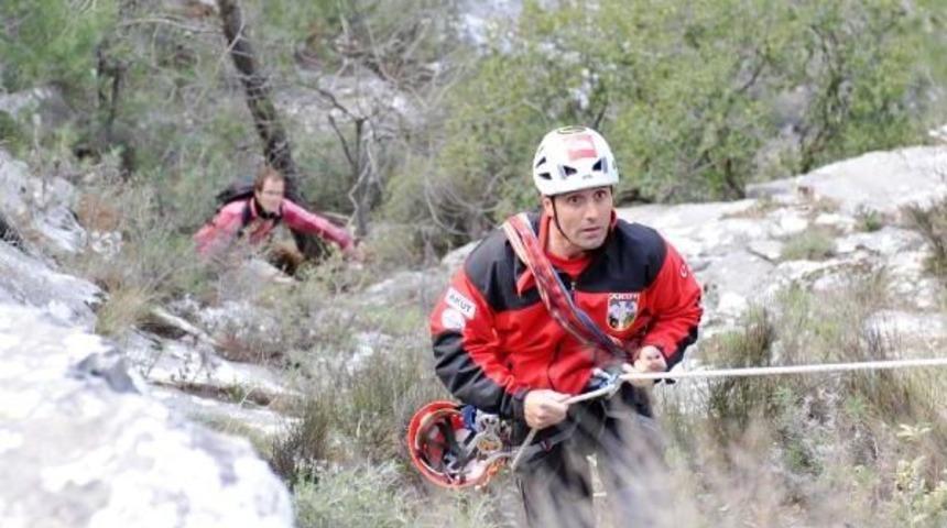 Tecr&uuml;beli Dağcı Sevg&uuml;l, Doğada Hayatta Kalmanın Sırrını Anlattı