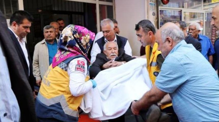 Chp'nin Tanıtım Toplantısında Bir Partili, Kalp Krizi Ge&ccedil;irdi