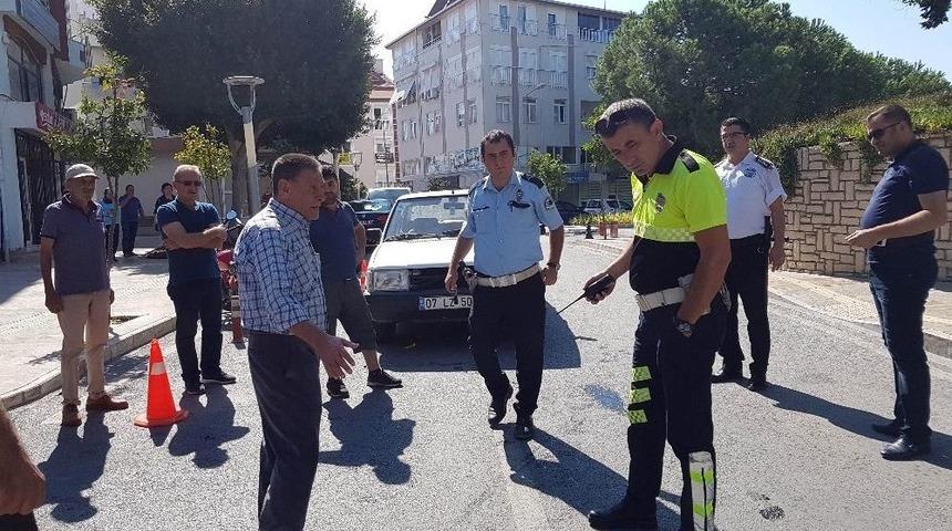 Motosiklet Otomobile &Ccedil;arptı: 1 Yaralı