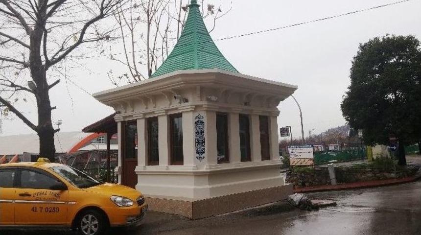 İzmit, Taksi Duraklarıyla Farkediliyor