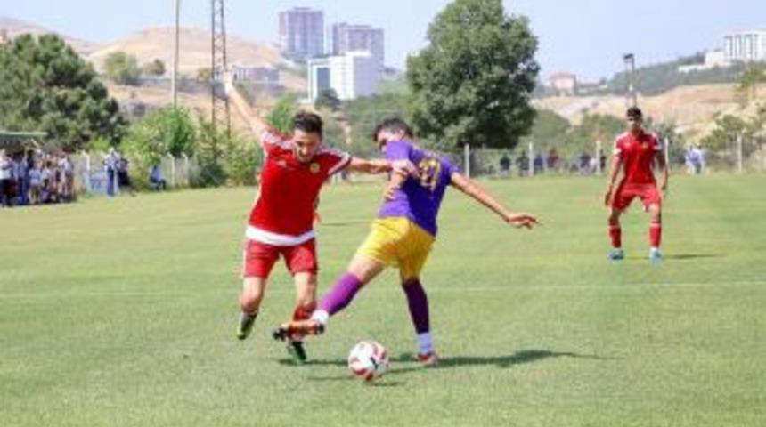 Evkur Yeni Malatyaspor U21 Takımının G&ouml;z&uuml; Şampiyonlukta