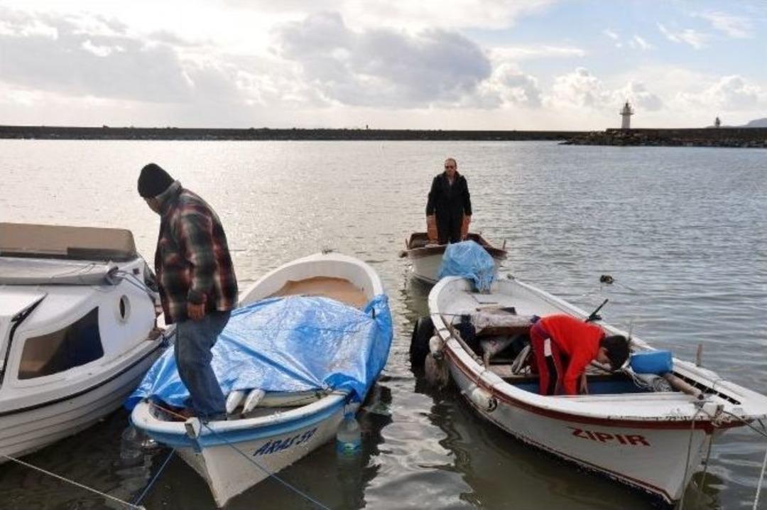 Tekirdağ&rsquo;da Fırtına Tekneleri Batırdı