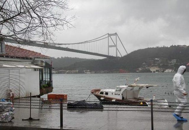 Rumelihisarı’nda Denizde Erkek Cesedi Bulundu