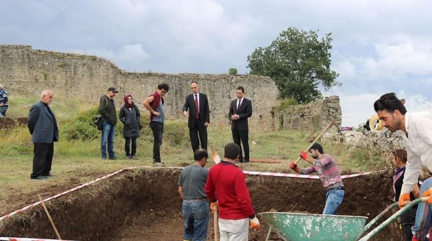 Ak&ccedil;akale Kalesi&rsquo;nin Restorasyon &Ccedil;alışmaları Başlıyor