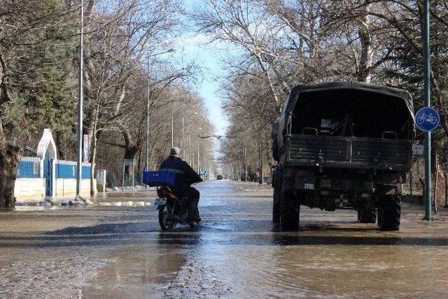 Edirne’de Sel Esareti Başladı, 5 Bin Kişi Mahsur Kaldı