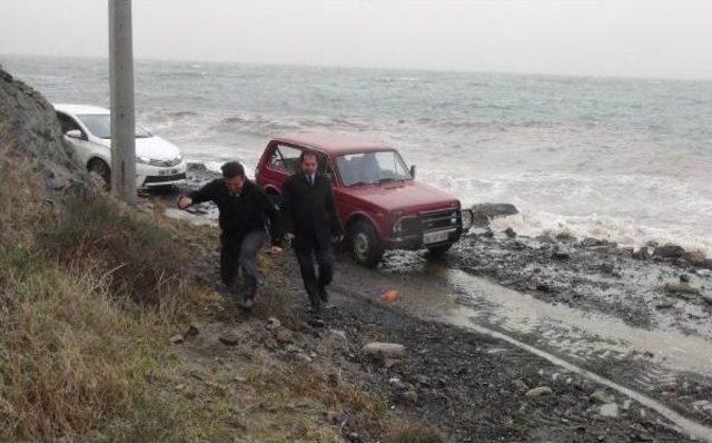 Yolu Deniz Aldı, Hakemler Mahsur Kaldı