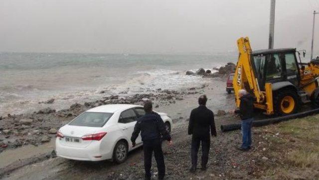 Yolu Deniz Aldı, Hakemler Mahsur Kaldı