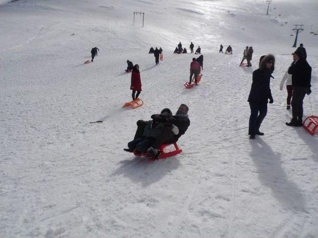 İmam Hatip Lisesi Öğrencileri Saklıkent’te Kar Keyfi Yaşadı