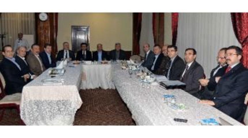 Bakan Işık Kocaeli&rsquo;de Yatırım Toplantısına Katıldı