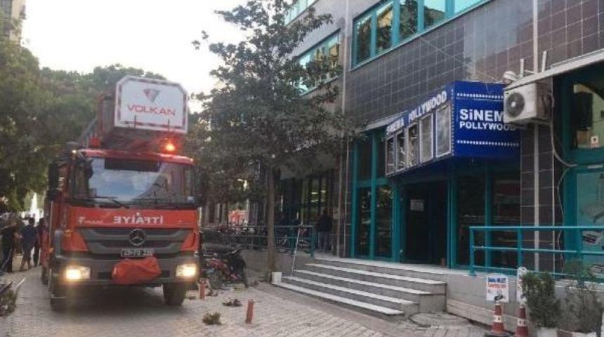 Belediye Binasındaki Yangın, B&uuml;y&uuml;meden S&ouml;nd&uuml;r&uuml;ld&uuml;