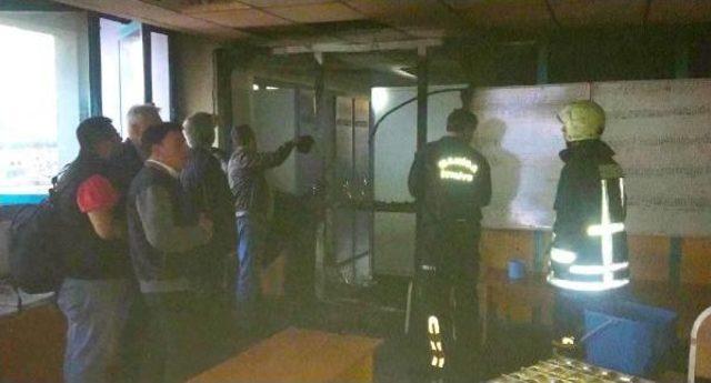 Belediye Binasındaki Yangın, B&uuml;y&uuml;meden S&ouml;nd&uuml;r&uuml;ld&uuml; 1