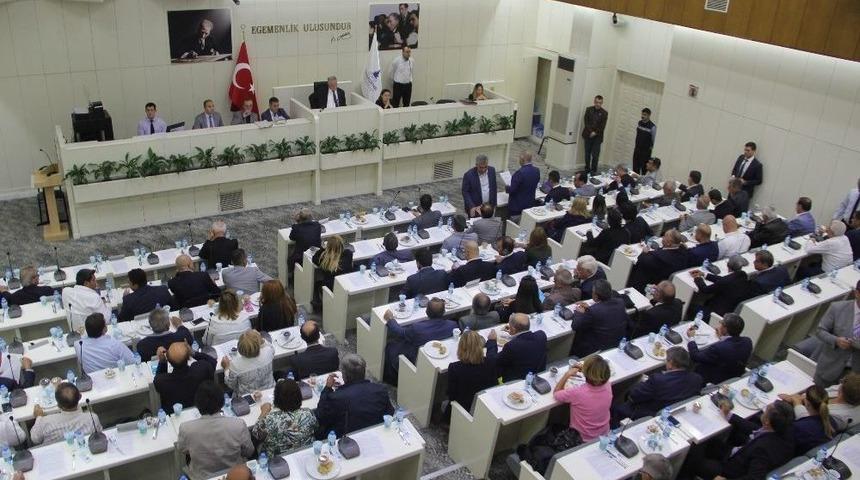 15 Temmuz Meydanı İ&ccedil;in "geride Kalındı" Eleştirisi