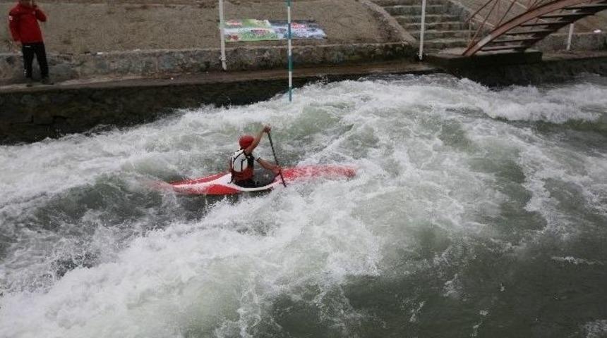 Rize&rsquo;de Akarsu Slalom T&uuml;rkiye Şampiyonası Tamamlandı