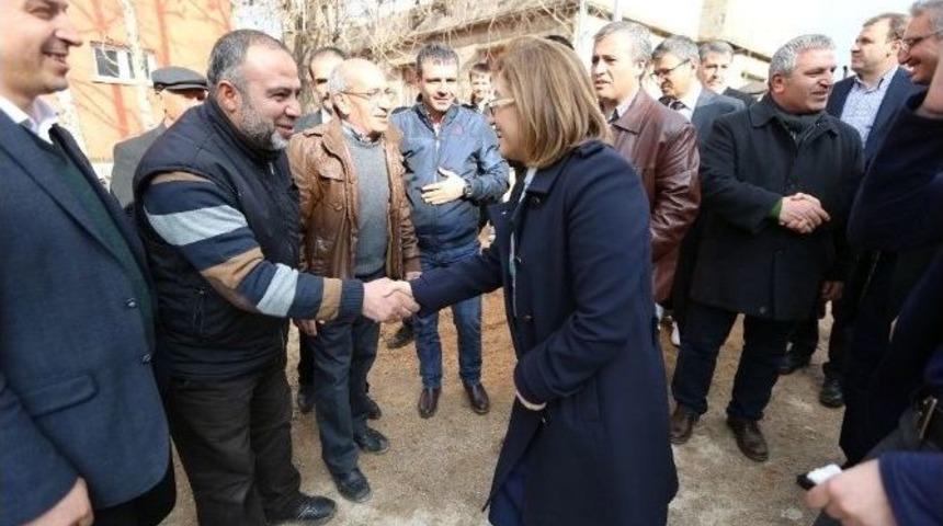 Başkan Şahin, Nizip &Ccedil;ayı Temizleme &Ccedil;alışmalarını İnceledi