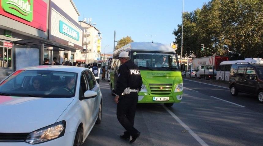 Ayakta Yolcu Taşıyan Midib&uuml;s Şof&ouml;rlerine Ceza Yağdı