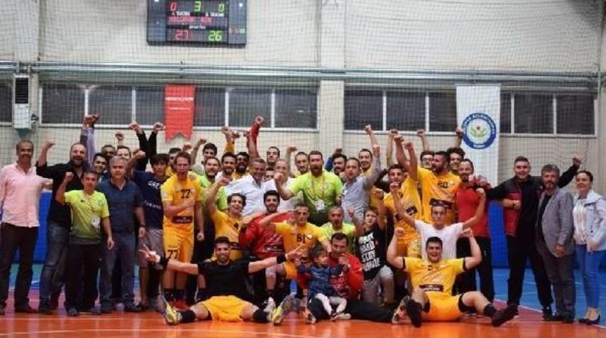 Hentbolda Nil&uuml;fer Belediyespor 9 Yıl Aradan Sonra Beşiktaş'ı Yendi