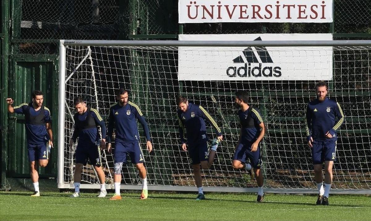Fenerbah&ccedil;e, E.y. Malatyaspor Ma&ccedil;ı Hazırlıklarını S&uuml;rd&uuml;rd&uuml;