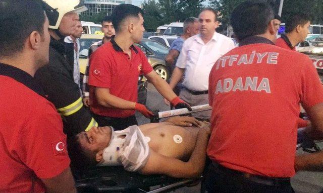 Ambulans İle Ticari Taksi Çarpıştı: 5 Yaralı