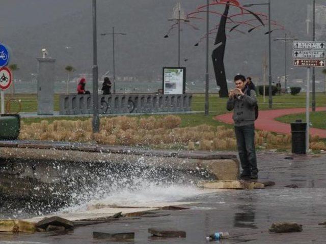 İzmir'i Lodos Çarptı