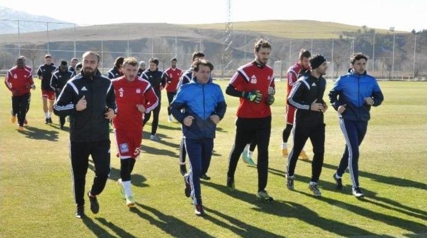 Medicana Sivasspor, Tuzlaspor Ma&ccedil;ı Hazırlıklarına Başladı