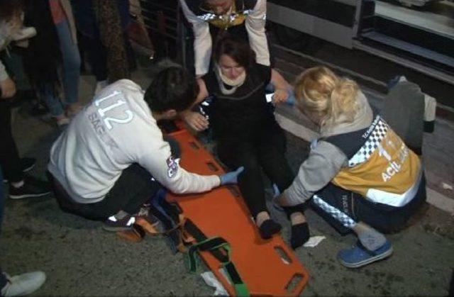 &Uuml;sk&uuml;dar da Denize D&uuml;şen Gen&ccedil; Kız Hortumla Kurtarıldı 1