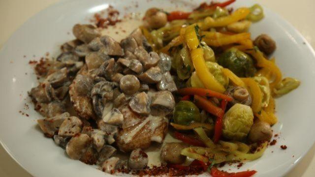 Viyana soslu tavuk nasıl servis edilir?