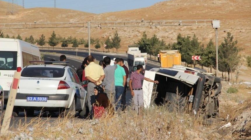 Şanlıurfa&rsquo;da İş&ccedil;i Servisi Devrildi: 6 Yaralı