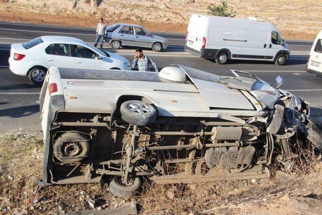 Şanlıurfa’da İşçi Servisi Devrildi: 6 Yaralı