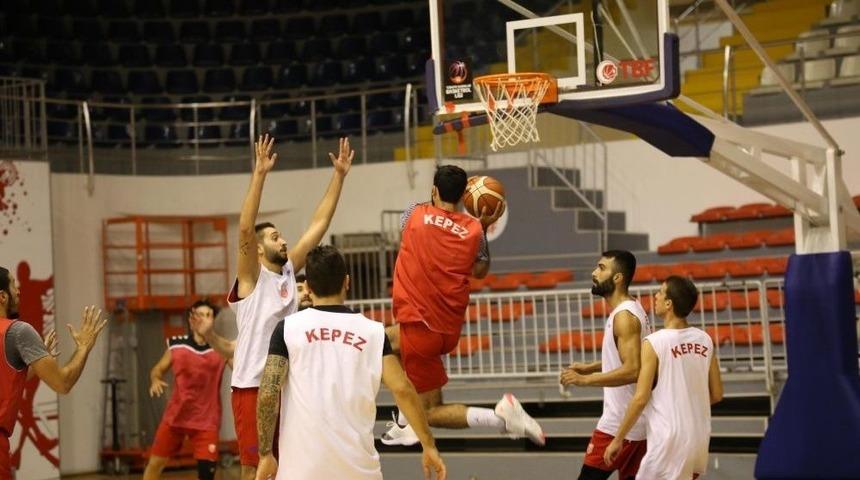 Kepezin Devleri Parkeye Çıkıyor