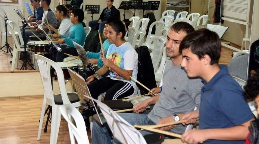 Asev&rsquo;e Yoğun İlgi