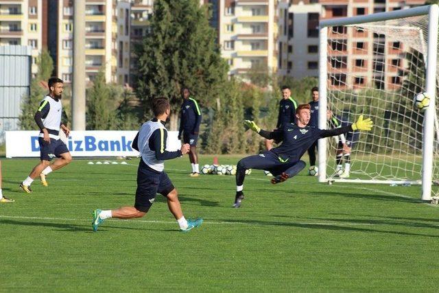 Akhisarspor’da Baklava Sürprizi