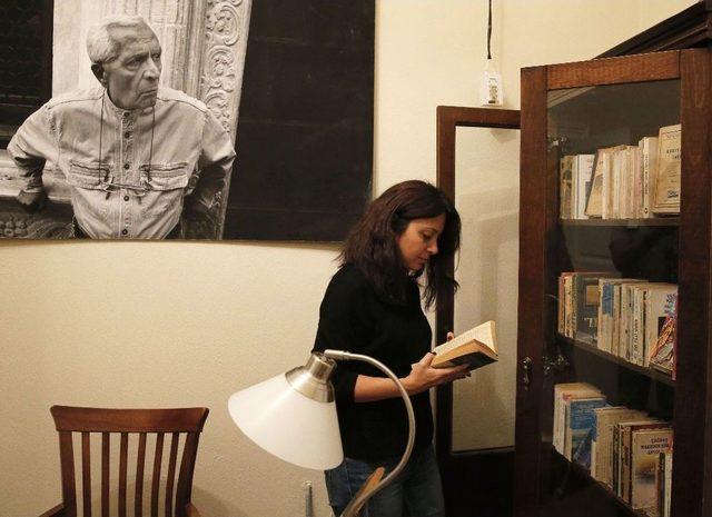 Genç Yazar 20 Yıl Sonra Yeniden İzmir’de