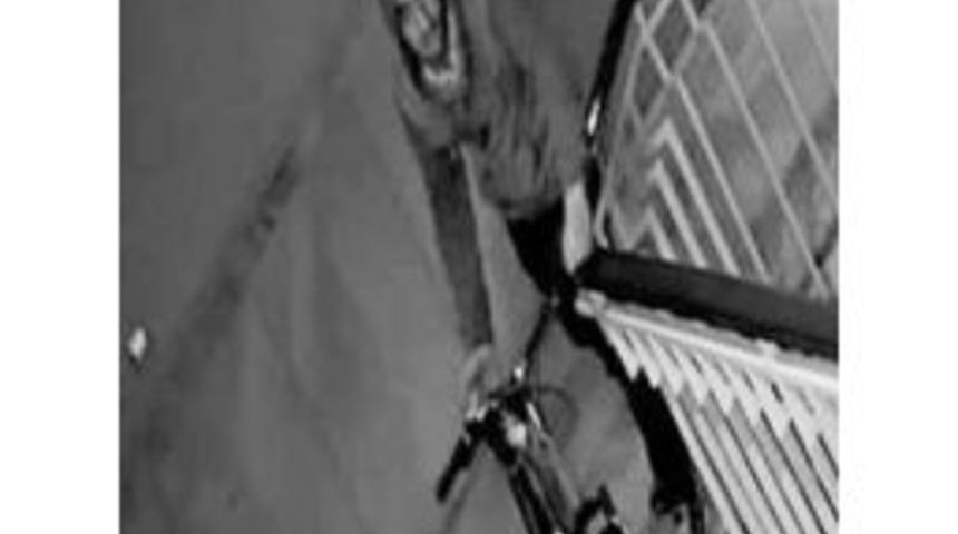 (&ouml;zel Haber) Kamerayı Fark Eden Şaşkın Hırsız, Bisikleti Geri Bıraktı