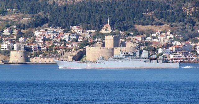 Rus Savaş Gemisi Çanakkale Boğazı’ndan Geçti