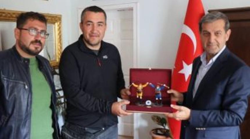 Başkan S&uuml;leyman &Ouml;zkan: Domates &Uuml;retimine Desteğimiz S&uuml;recek