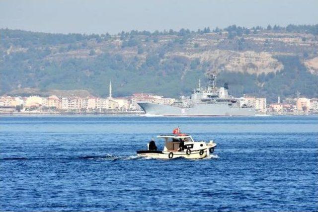 Rus Savaş Gemisi 'yamal', Çanakkale Boğazı'ndan Geçti