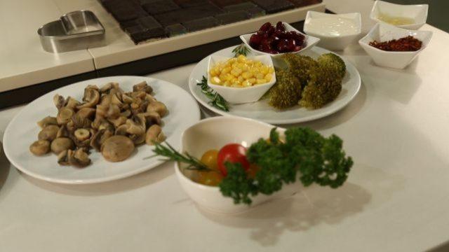 Mantarlı kremalı tavuk yapmak için gerekli malzemeler nelerdir?