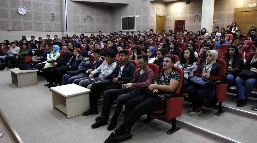 Stajyer &Ouml;ğrencilerine Oryantasyon Eğitimi