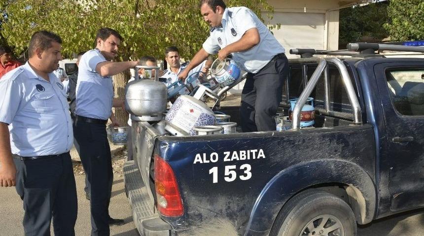 Kırıkhan Zabıtası Ka&ccedil;ak T&uuml;plere El Koydu