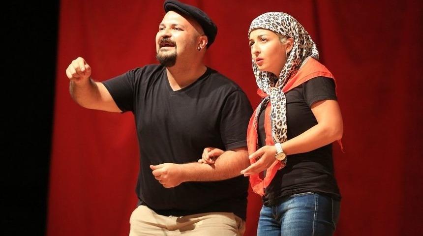 Gaziemir&rsquo;de Bol Kahkahalı Sezon A&ccedil;ılışı