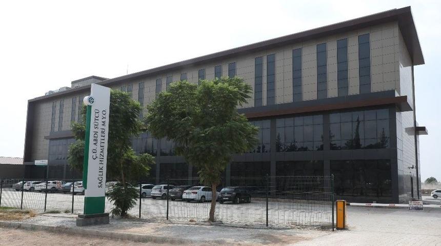 Abdi S&uuml;tc&uuml; Y&uuml;ksekokulu&rsquo;nu Ab Bakanı &Ccedil;elik A&ccedil;acak