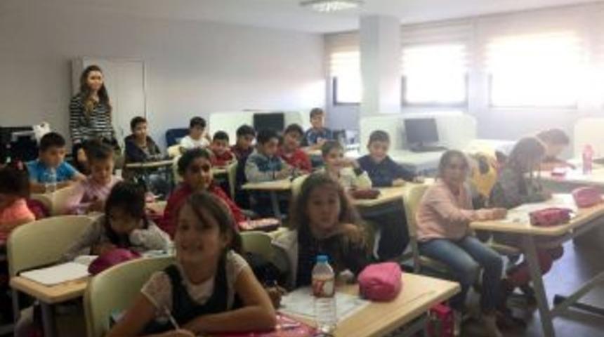 &Ouml;ğrenciler İ&ccedil;in Et&uuml;t Sınıfı