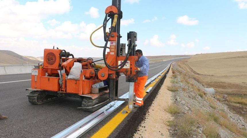 Ankara B&uuml;y&uuml;kşehirden 60 Kilometre Yeni Oto Korkuluk