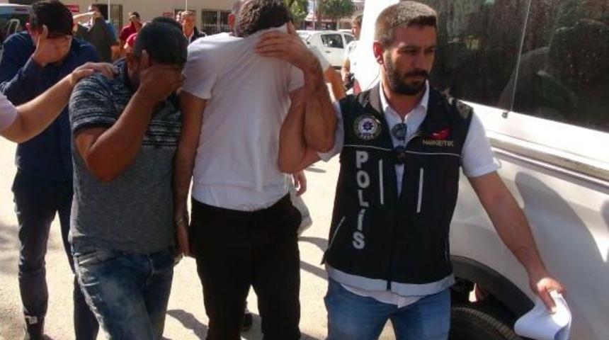 Uyuşturucu Satıcılarına Baskın: 1'i &Ouml;ğretmen 11 G&ouml;zaltı