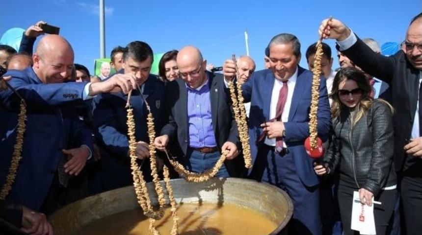 Başkan &Ccedil;olakbayrakdar&rsquo;dan Erkilet Kedi Bacağı Festivaline Davet