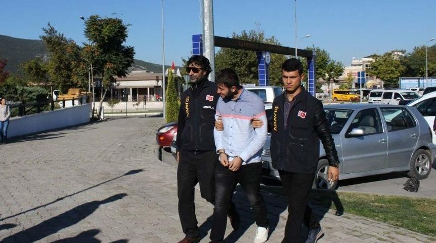 Y&uuml;zlerce Kişiyi Dolandıran Şebekenin Organizat&ouml;rleri Yakalandı