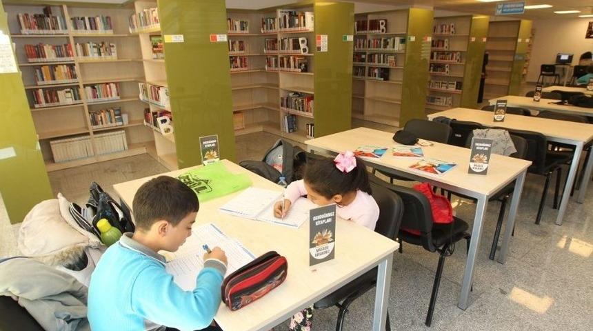 İstasyon K&uuml;t&uuml;phanesi Hizmete Girdi